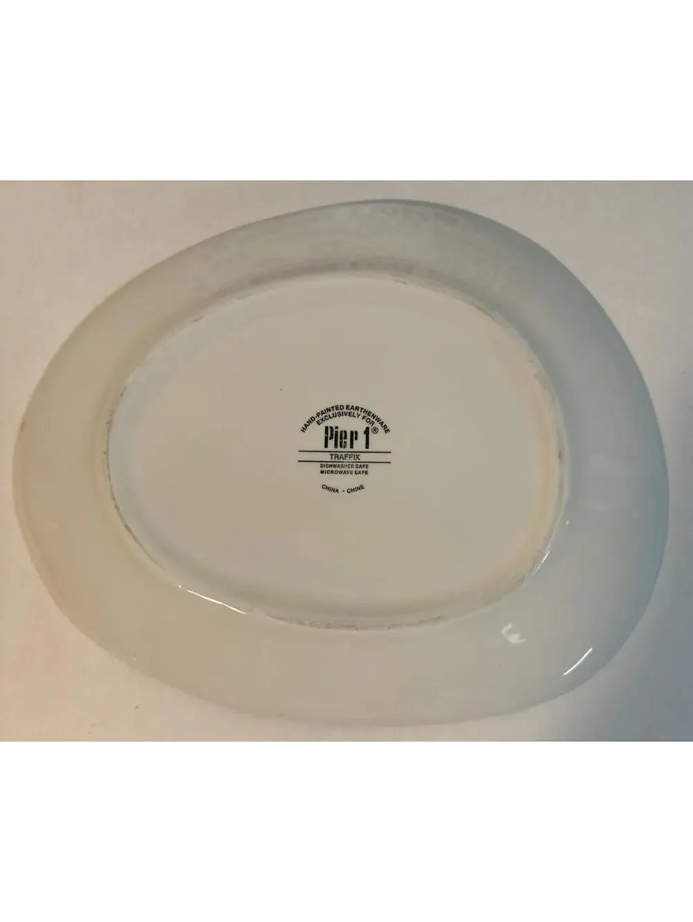 Pier 1 Traffix 2 Dinner Plates Black White Modern Geometric Abstract Oval Plates
